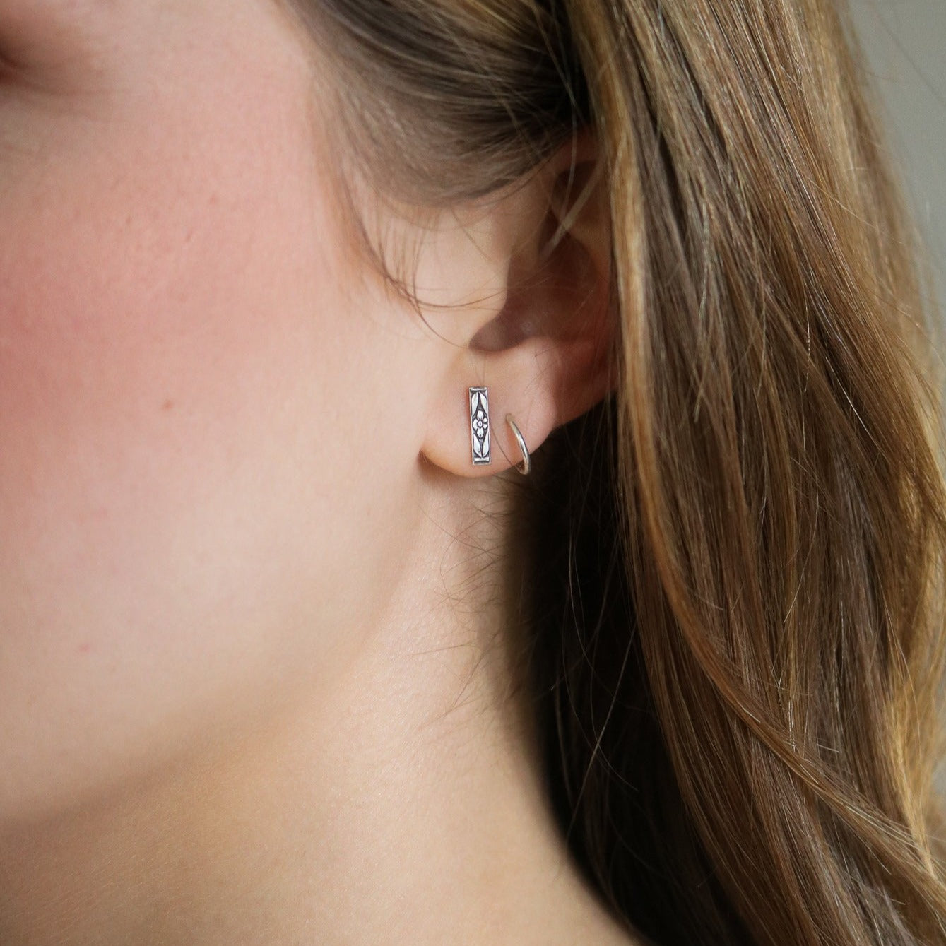 Fleur Bar Studs