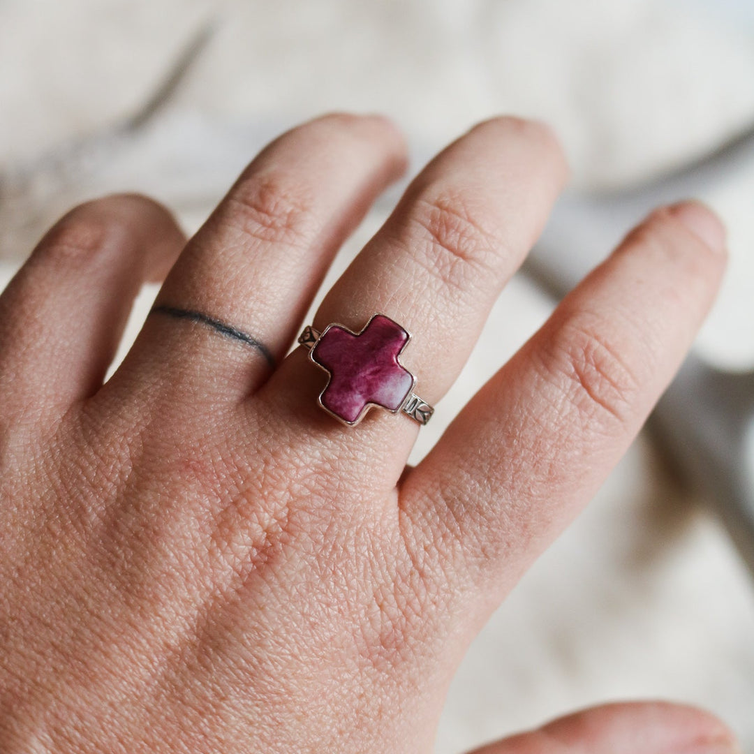 Purple Spiny Oyster Cross Ring - Size 8 // One of a Kind