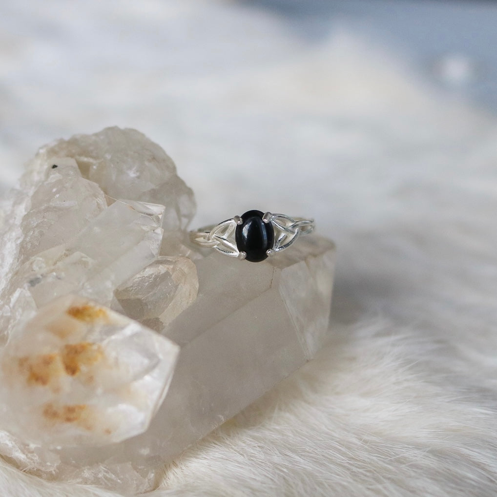 Celtic Knot Ring in Onyx // Made to Order