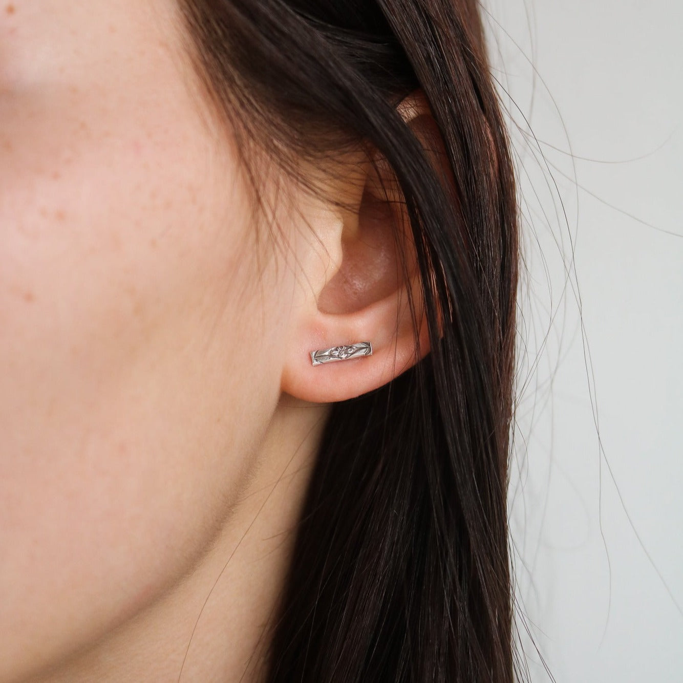 Fleur Bar Studs